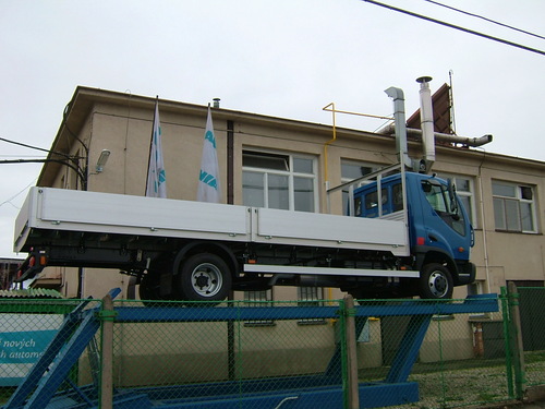 AVIA D75 valník
