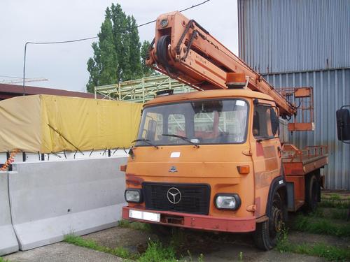 AVIA ZVEDACÍ PLOŠINA MP 13