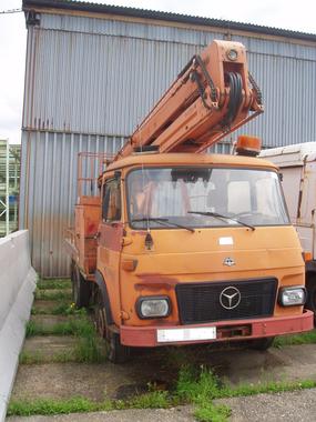 AVIA ZVEDACÍ PLOŠINA MP 13