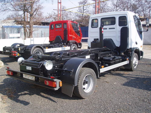 AVIA D90 N NOSIČ KONTEJNERŮ